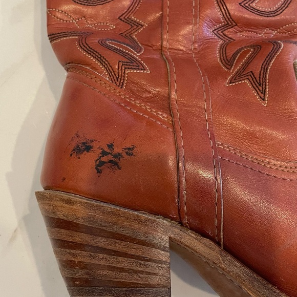 MISS CAPEZIO LEATHER COWBOY BOOTS - Picture 6 of 7